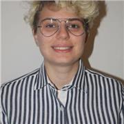 Diplomata istituto economico commerciale attualmente matricola presso l'Università di Padova corso di scienze politiche offre lezioni a studenti delle elementari e medie